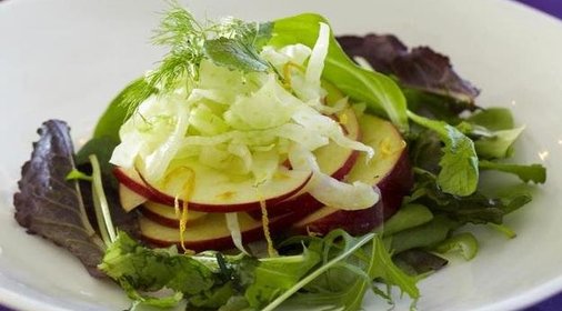 Салат с яблоками и фенхелем