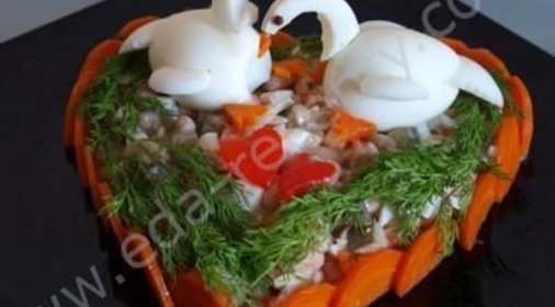 Салат Белый лебедь с говядиной и фасолью