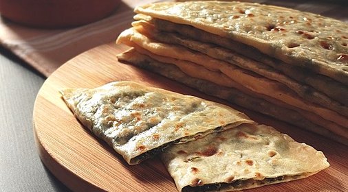 Кутабы с зеленью по-азербайджански