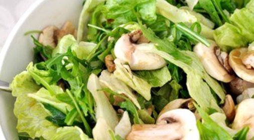 Грибной салат с латуком и тимьяном