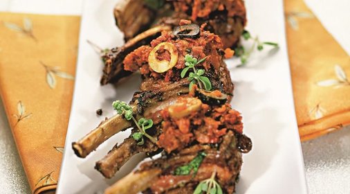 Баранина с пряным морковным пюре