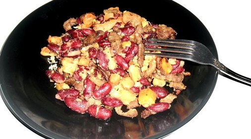 Говяжья печень с фасолью