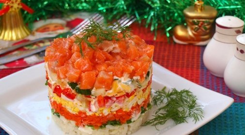 Праздничный слоёный салат с сёмгой