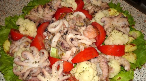 Морепродукты с овощами