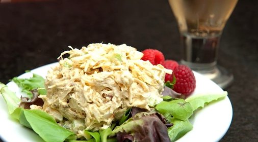 Салат из курицы с сельдереем
