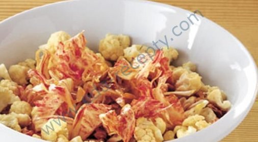 Салат из радиккио и цветной капусты с анчоусами