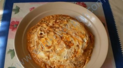 Оригинальный салат с сухарями и килькой