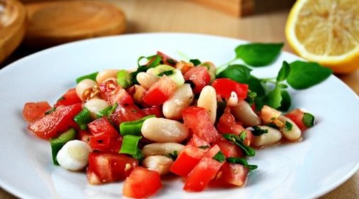 Салат с белой фасолью