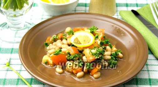 Салат с фасолью и томатами