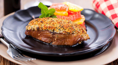 Черная треска под корочкой из апельсиновой гремолаты с салатом из цитрусовых