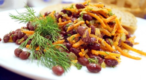 Салат с фасолью