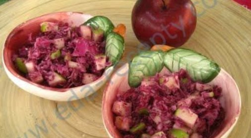 Салат с изюмом и красной капустой