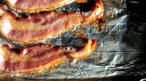 Бекон запеченный в духовке
