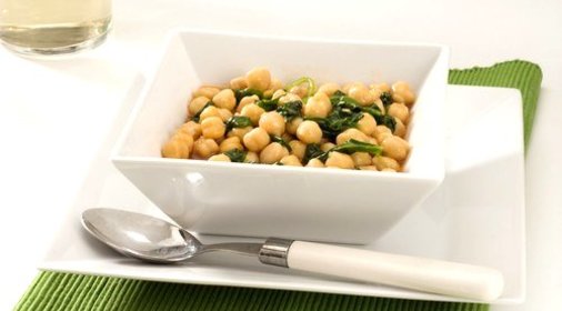 Нут со шпинатом и лимоном