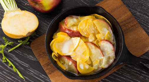 Тушеная репа с яблоками