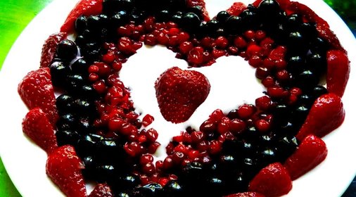 Ягодный салат Возьми мое сердце