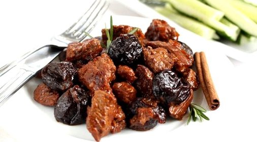 Мясо с черносливом