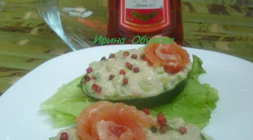 Авокадо, фаршированное икрой минтая