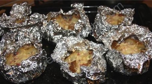 Запеченная картошка с мясом на костре
