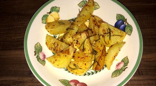 Картофель запеченный с розмарином