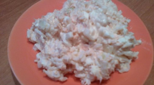 Салат рыбный с рисом