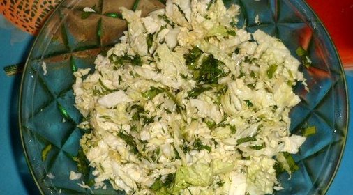 Салат из пекинской капусты с зеленью