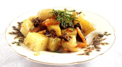 Запеченный картофель с сушеными грибами