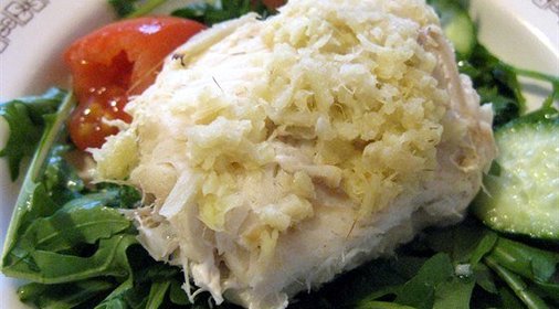 Пикша, запеченная с имбирем