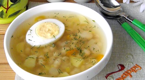 Фасолевый суп с яйцом