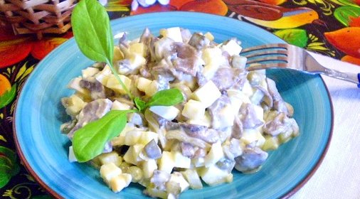 Салат с грибами и огурцами
