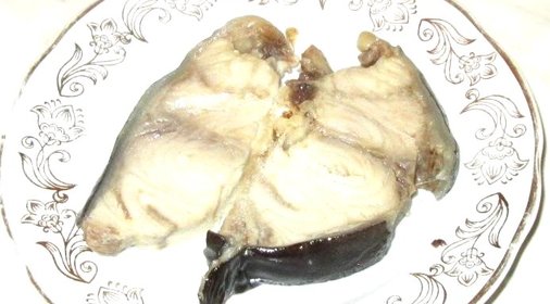 Сом на пару