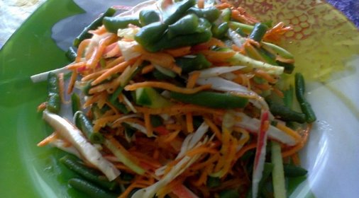 Салат из стручковой фасоли и крабовых палочек