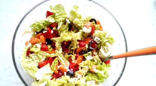 Овощной салат с пекинской капустой