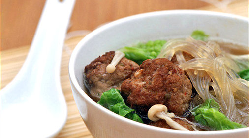 Фунчоза с говядиной и грибами