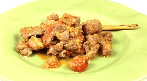 Баранина в соевом соусе с помидорами