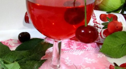 Салат мясной с рисом и апельсинами