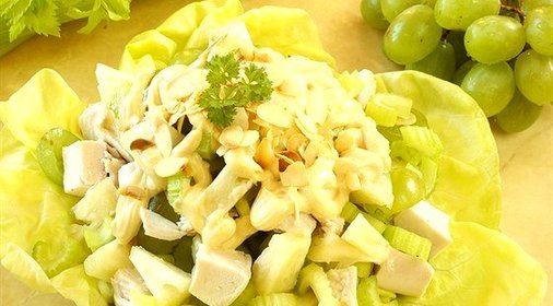 Салат из куриного филе с сельдереем