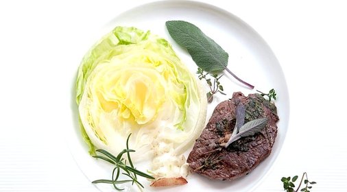 Телятина на гриле с травами