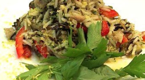 Копченая скумбрия с белым и диким рисом