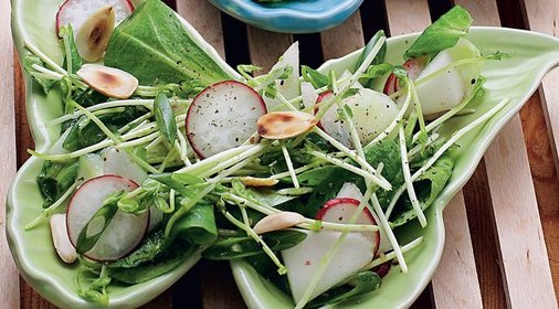 Салат из дыни с огурцом и редисом