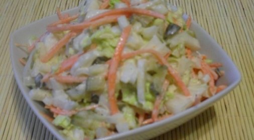 Салат из пекинской капусты с корнишонами