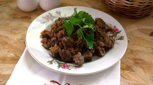 Мясо с овощами в горшочках