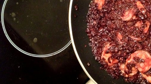 Императорский (черный) рис с королевскими креветками