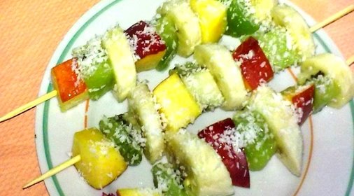 Фруктовые шашлычки на шпажках