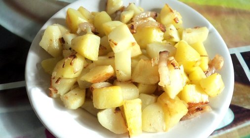 Картофель жареный со шкварками