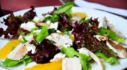 Салат с курицей и апельсинами