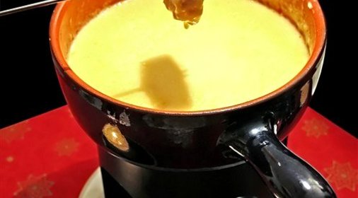 Сырное фондю с овощами