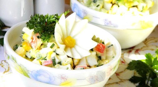 Крабовый салат из крабовых палочек