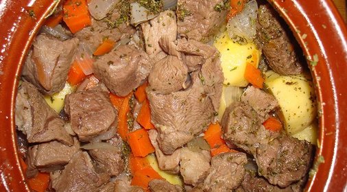 Баранина в горшочках с картошкой