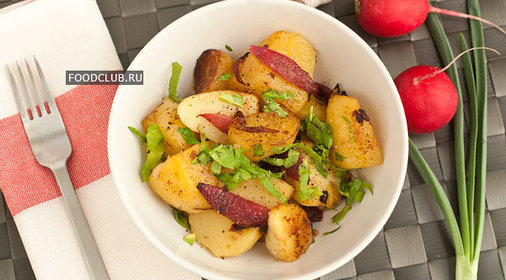 Жареный картофель с красным луком